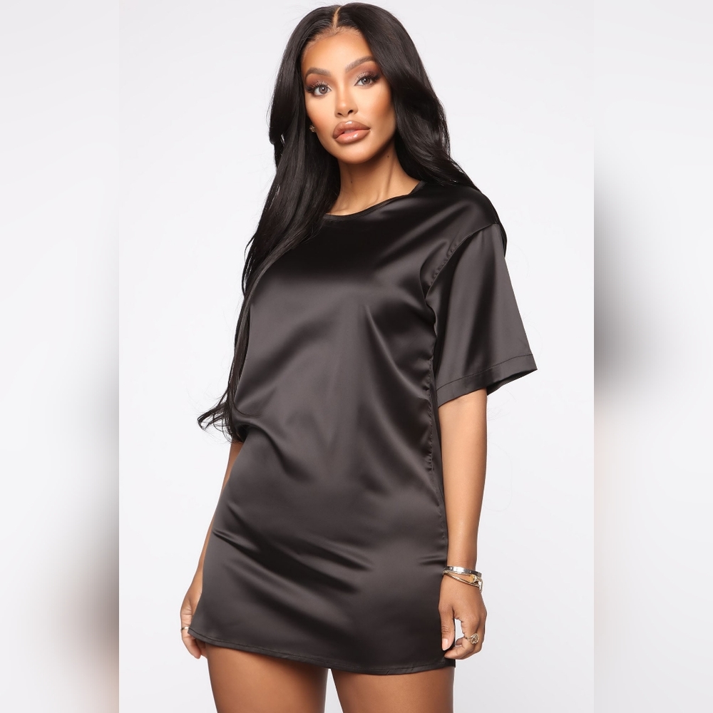Fashion Nova Rachel Oversized satin tshirt